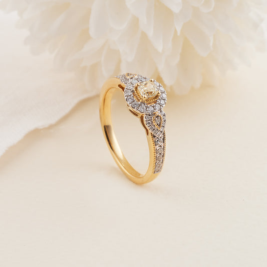 18K Yellow Gold Pale Yellow Diamond Halo Vintage Inspired Engagement Ring 0.6tdw