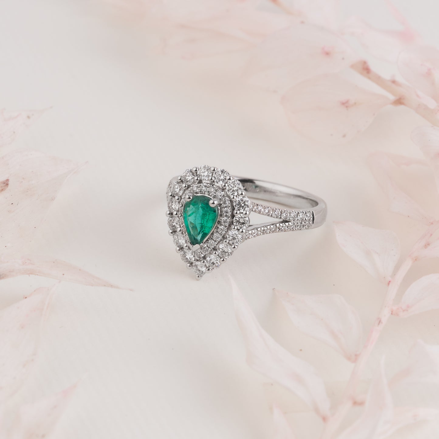 18K White Gold Pear Emerald Diamond Double Halo Ring 0.75tdw