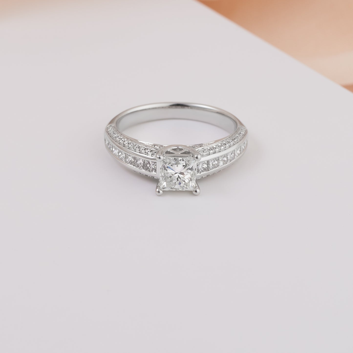18K White Gold Princess Cut Diamond Engagement Ring 1.75tdw