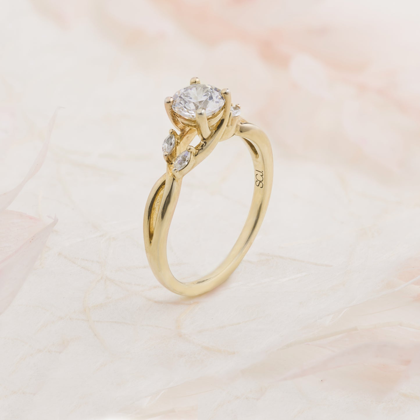 18K Yellow Gold Round Brilliant Diamond Solitaire with Marquise Shoulder Accents Engagement Ring 1.0tdw