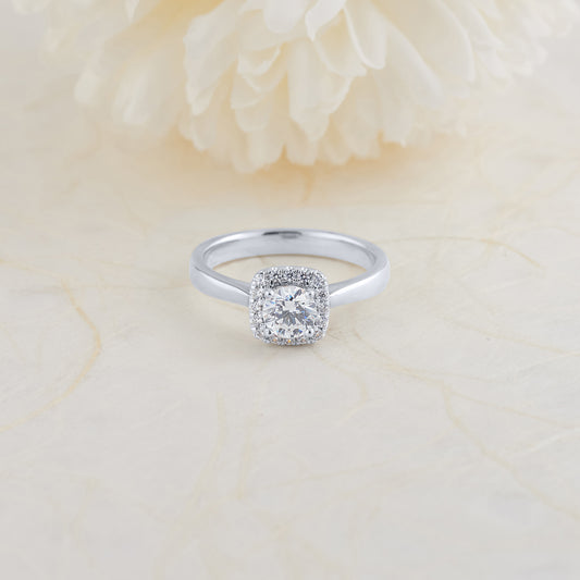 18K White Gold Round Brilliant Diamond Halo Engagement Ring 0.73tdw