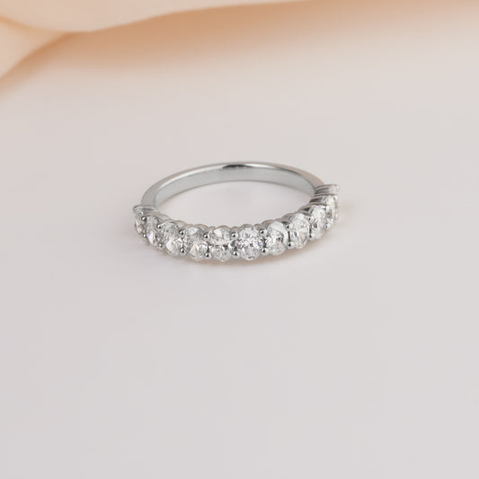 18K White Gold Oval Diamond Wedder or Eternity Ring 1.35tdw