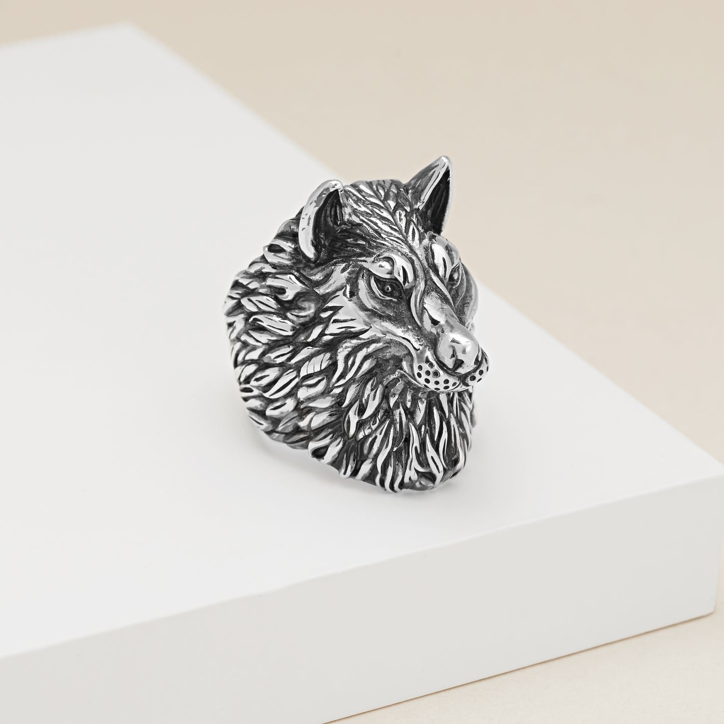 Silver Wolf Ring With Black Diamonds